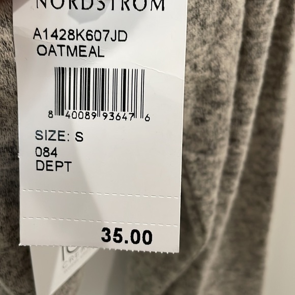 NWT. Womens super soft v-neck Color is Oatmeal. Size small.  Loose fit - Picture 3 of 7